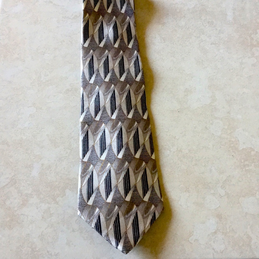 100% imported silk gray/ black tie